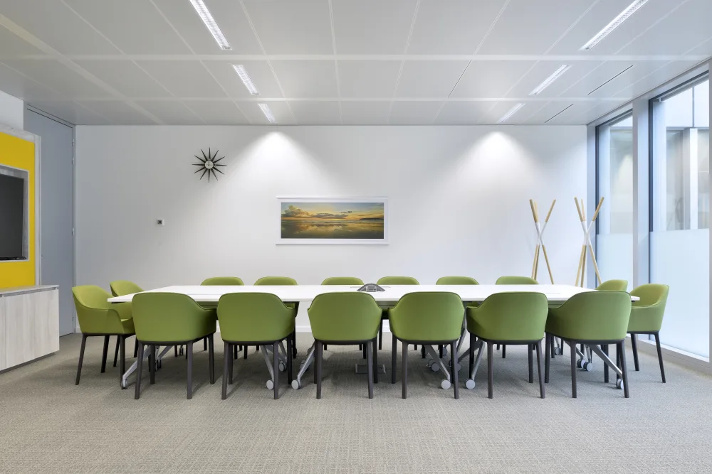 Lutadix Learn boardroom training environment